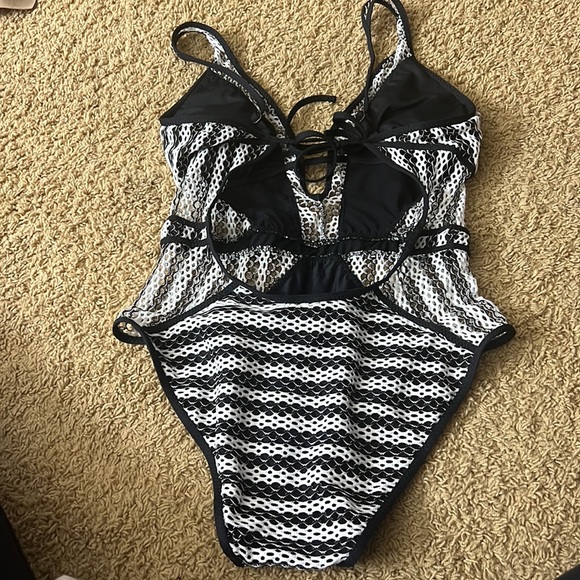 Bathing suit - Picture 2 of 2